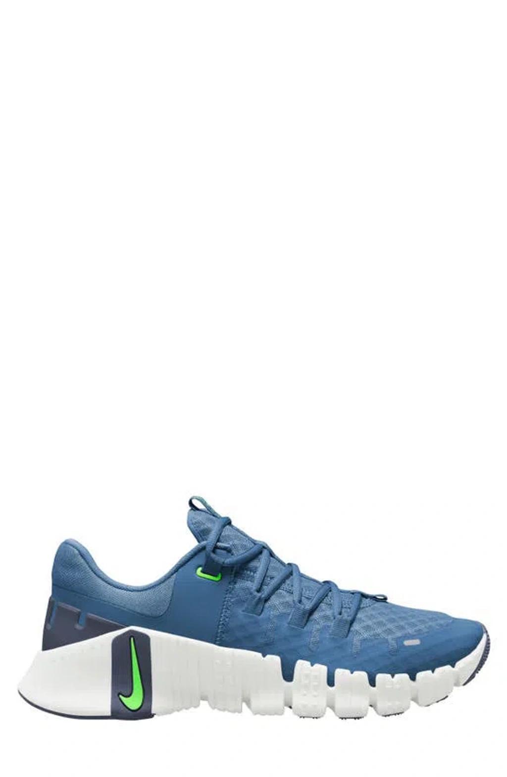 Free Metcon 5 Rubber-trimmed Mesh Sneakers In Blue Product Image