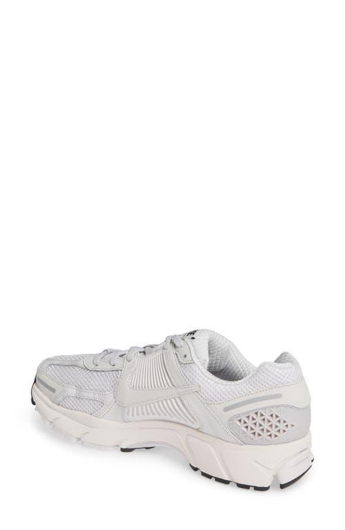 Zoom Vomero 5 Sp Sneaker In White Product Image