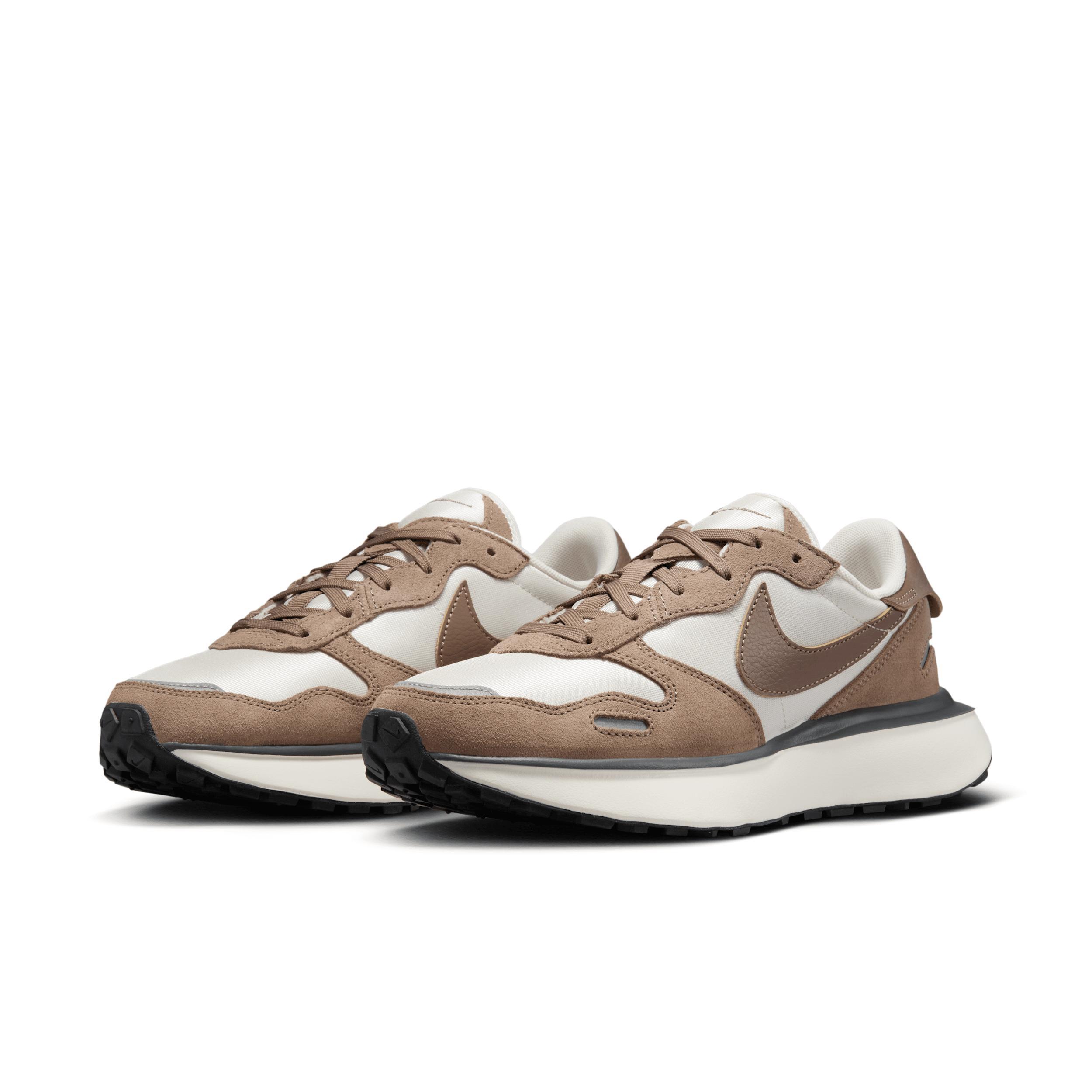 Nike Women's Phoenix Waffle Shoes Product Image