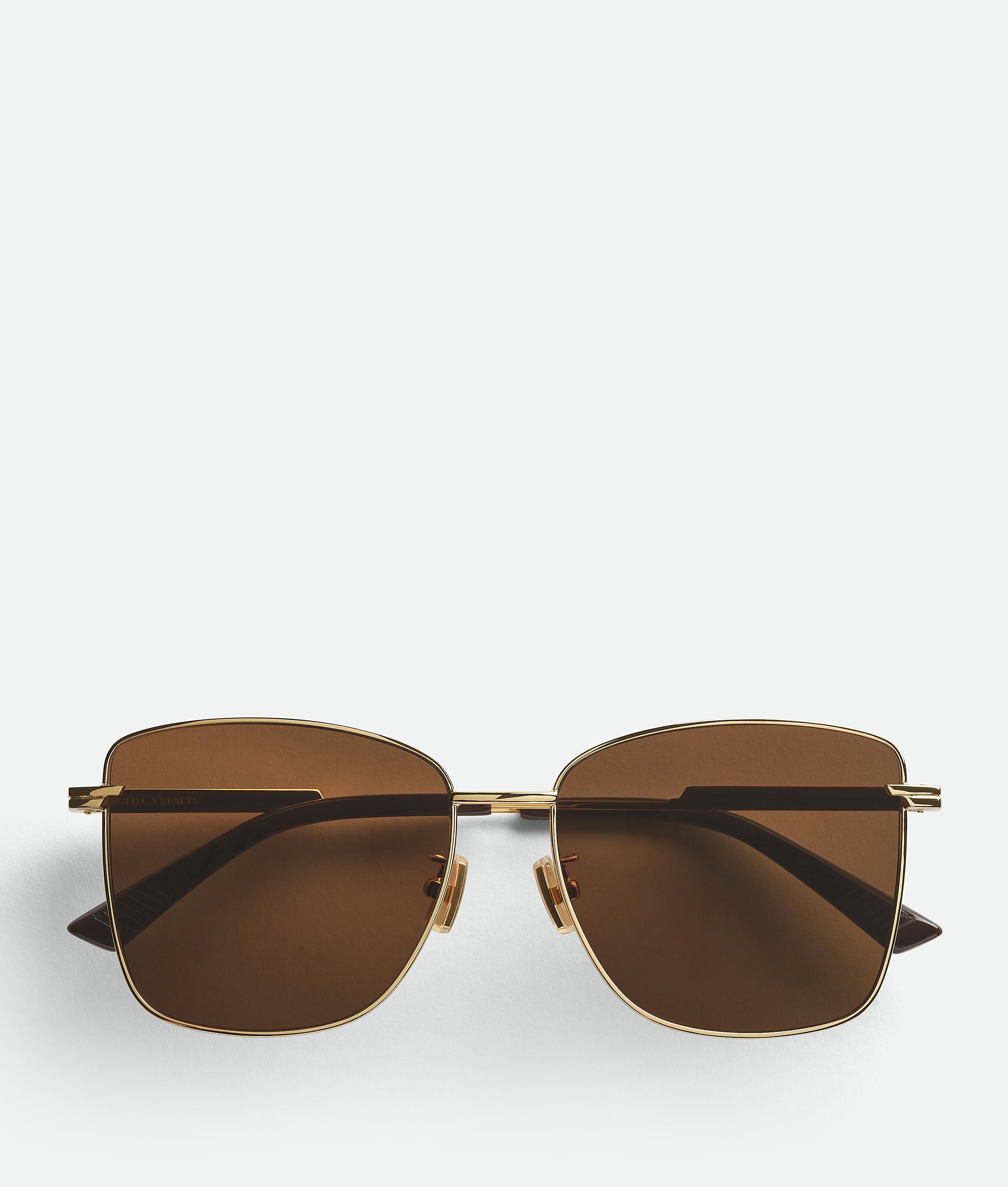 Women's Classic Square Sunglasses in Gold / Brown Product Image