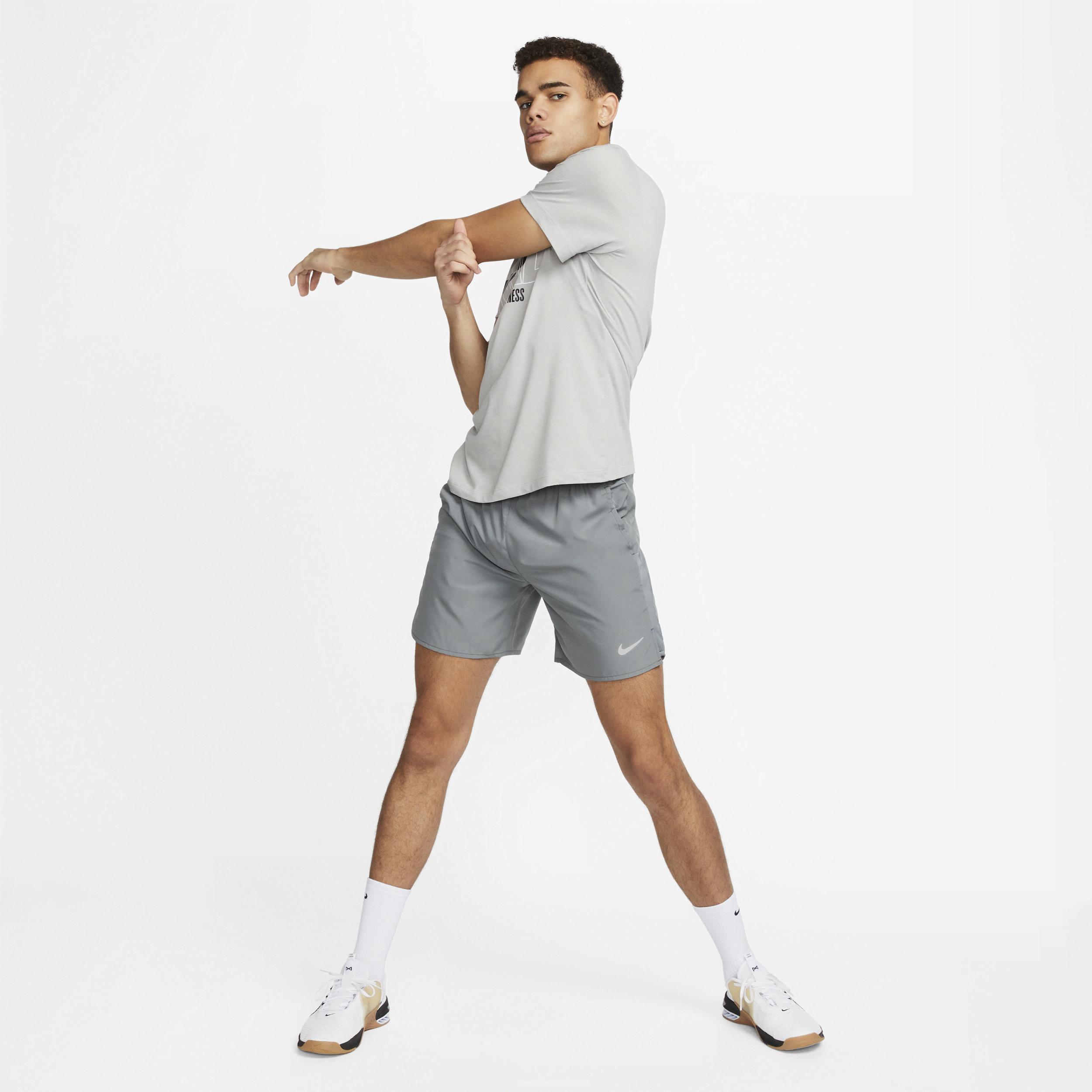 Nike Men's Challenger Dri-FIT 7" Unlined Running Shorts Product Image