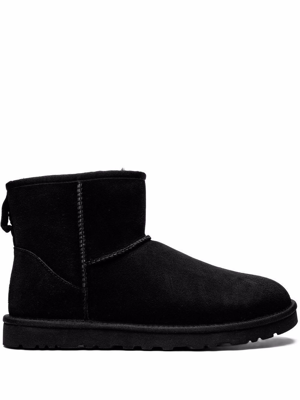 UGG Mens Ankle Boot Classic Ii Mini Black Model Product Image