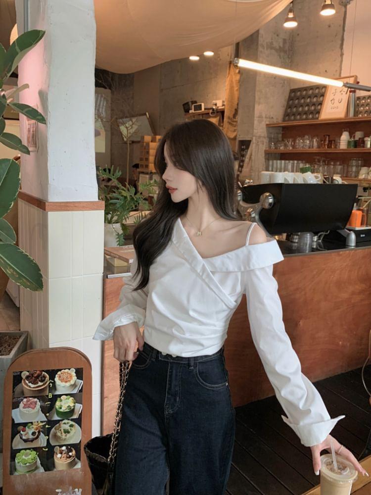 Long-Sleeve Cold Shoulder Plain Ruched Blouse Product Image