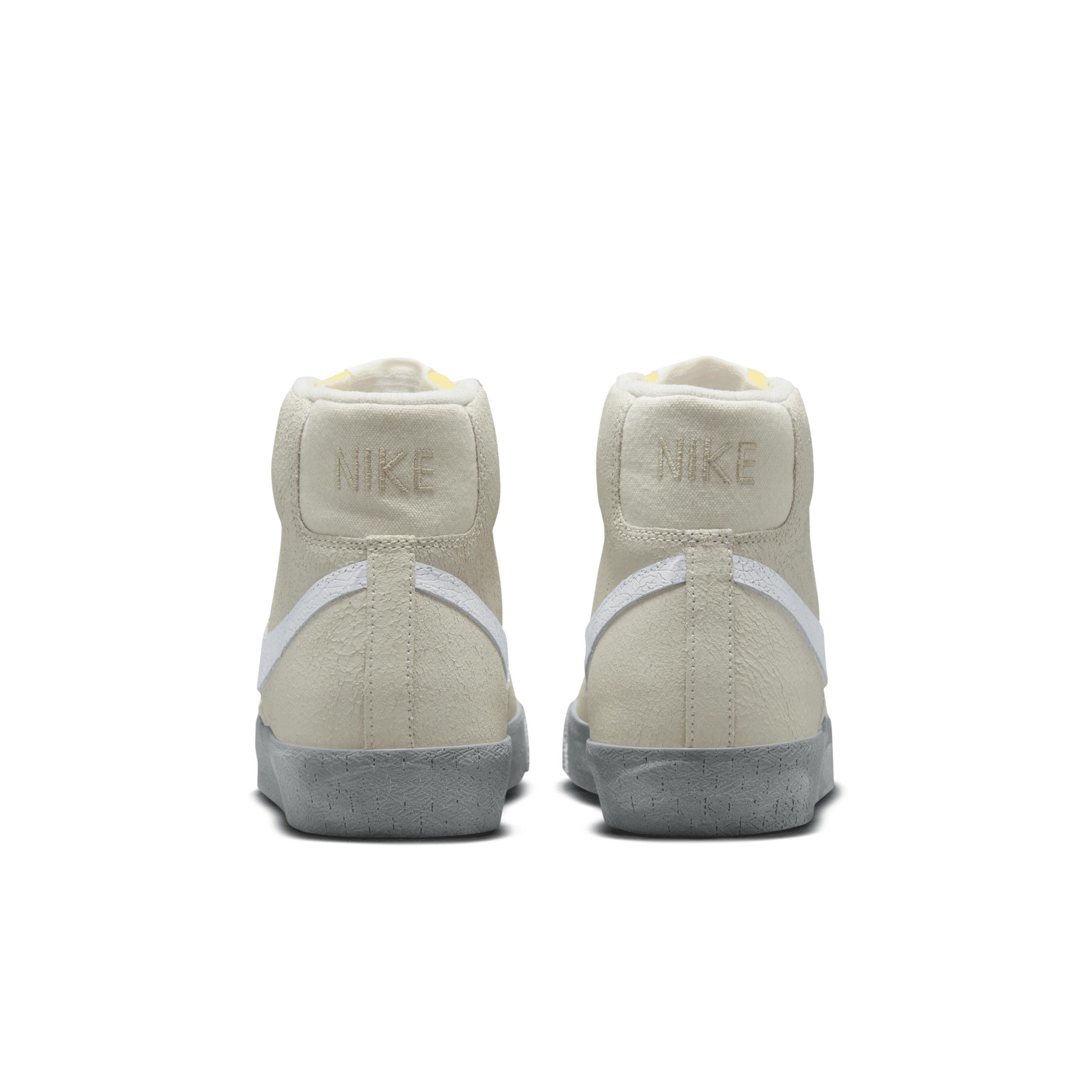 Nike Men's Blazer Mid '77 SE Shoes Product Image