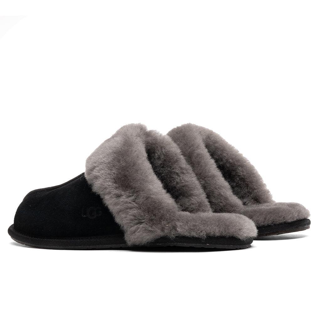 Women's Scuffette II Slipper - Black/Grey Female Product Image