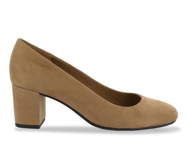 Women's Easy Street Proper Pumps Product Image