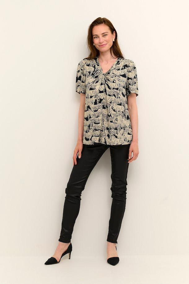 CUvaina Blouse Product Image