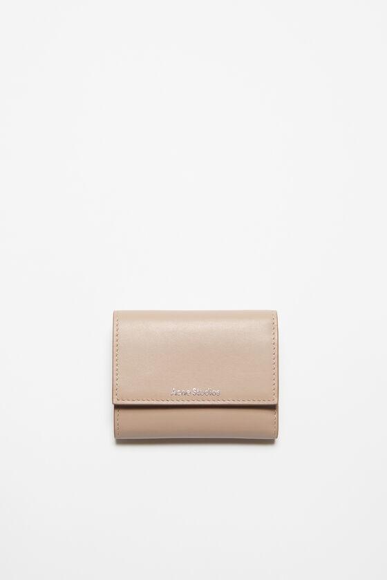 Trifold leather wallet Product Image