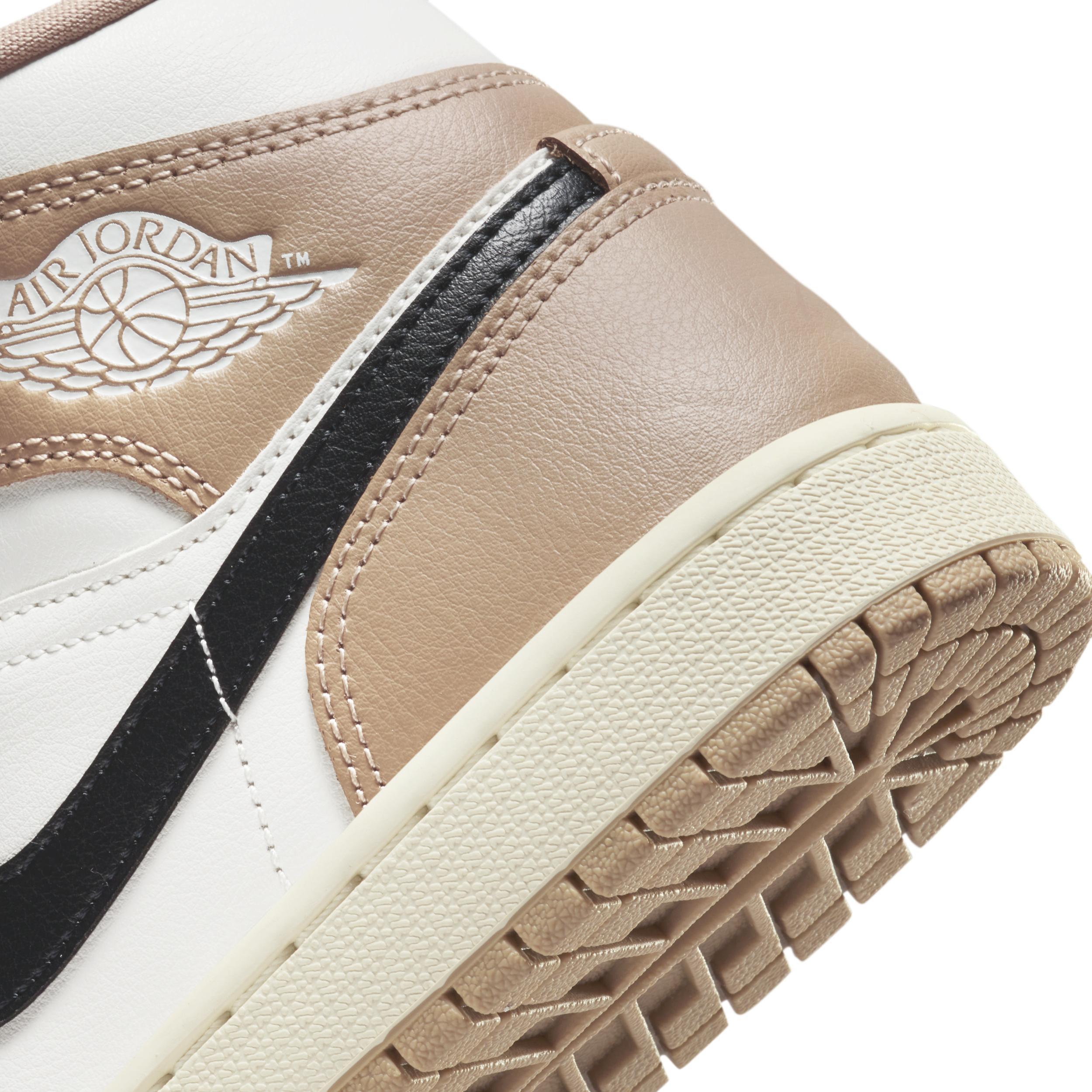 Women's Air Jordan 1 Mid Shoes Product Image