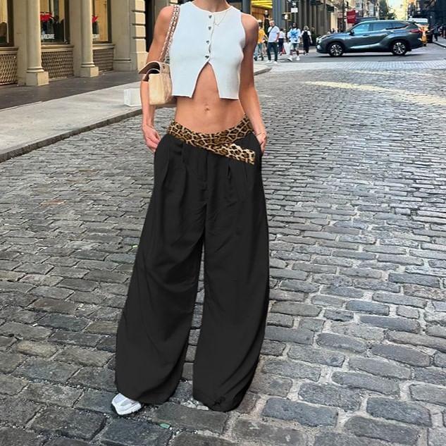 Low Rise Leopard Print Paneled Loose-Fit Wide-Leg Pants Product Image