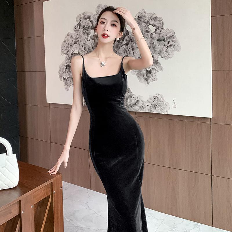 Spaghetti Strap Scoop Neck Plain Velvet Maxi Mermaid Dress Product Image