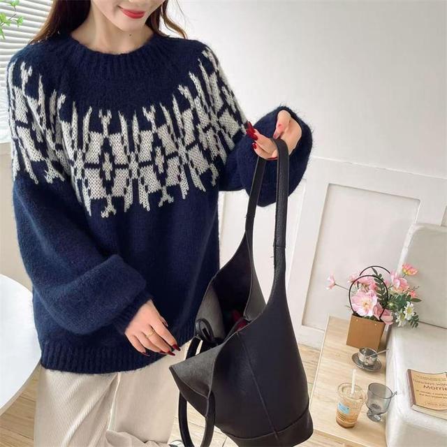 Crew Neck Pattern Jacquard Sweater Product Image