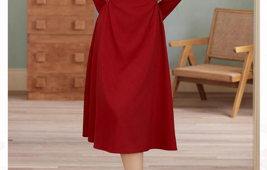 Long Sleeve Square Neck Plain Ruched A-Line Midi Dress Product Image