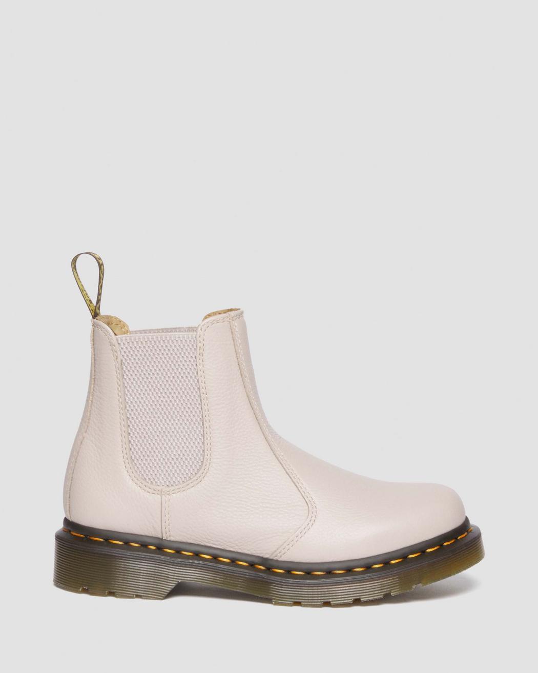 2976 Women's Leather Chelsea Boots Product Image