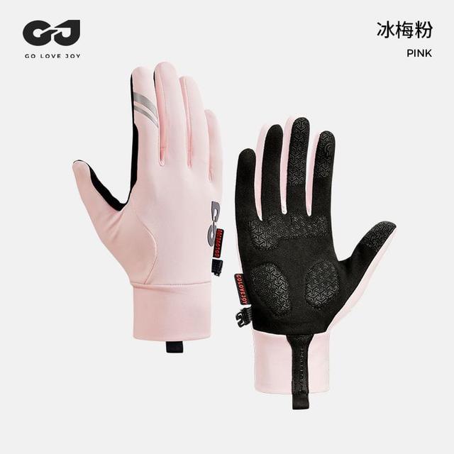 Lettering Snow Gloves Product Image