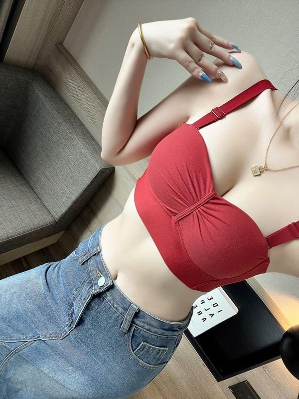 Sleeveless Plain Bra Product Image