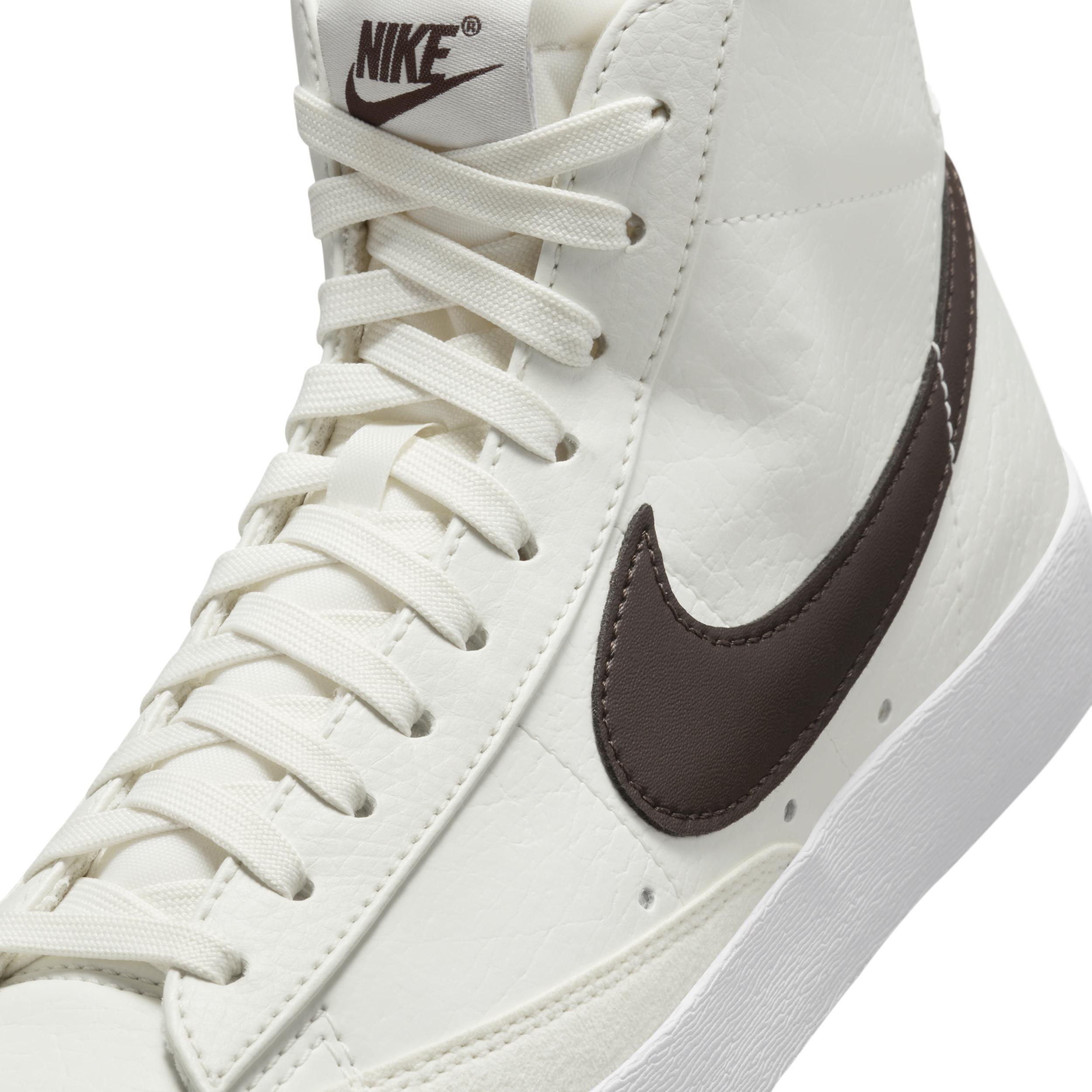 Nike Women's Blazer Mid '77 Shoes Product Image