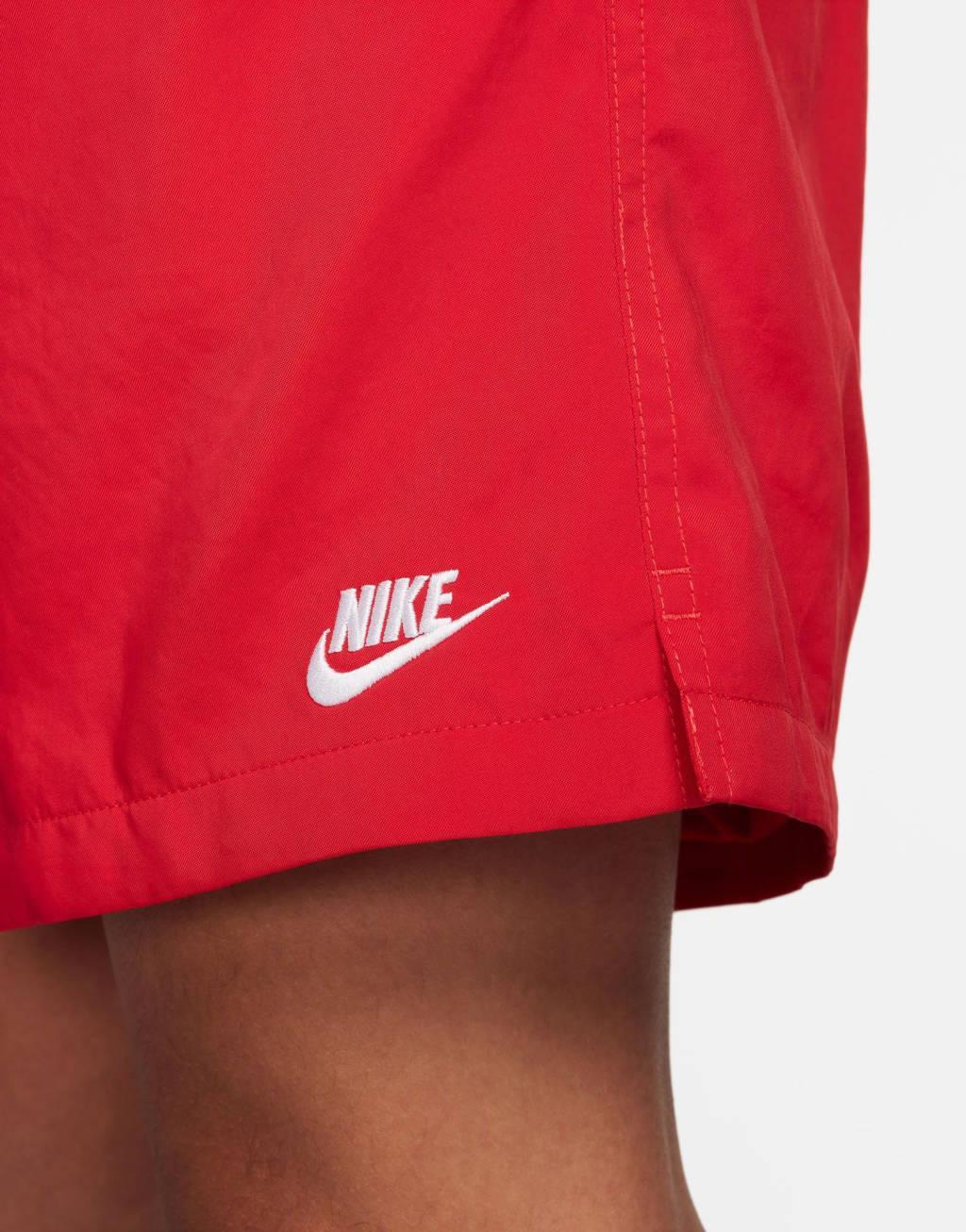 Nike Club shorts in red Product Image