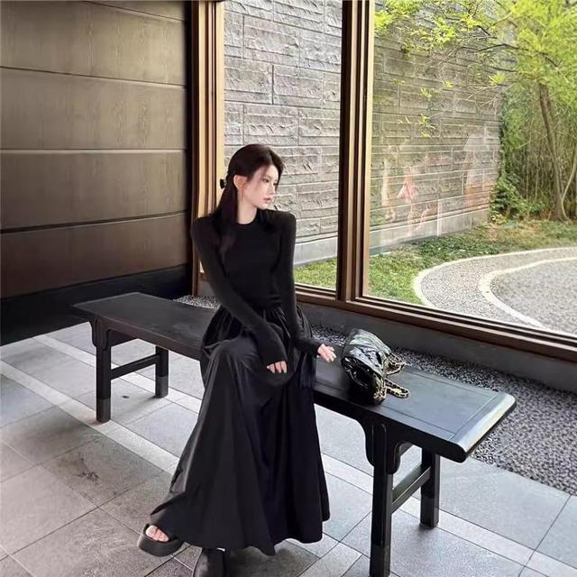 Long-Sleeve Crew Neck Plain Maxi A-Line Dress Product Image