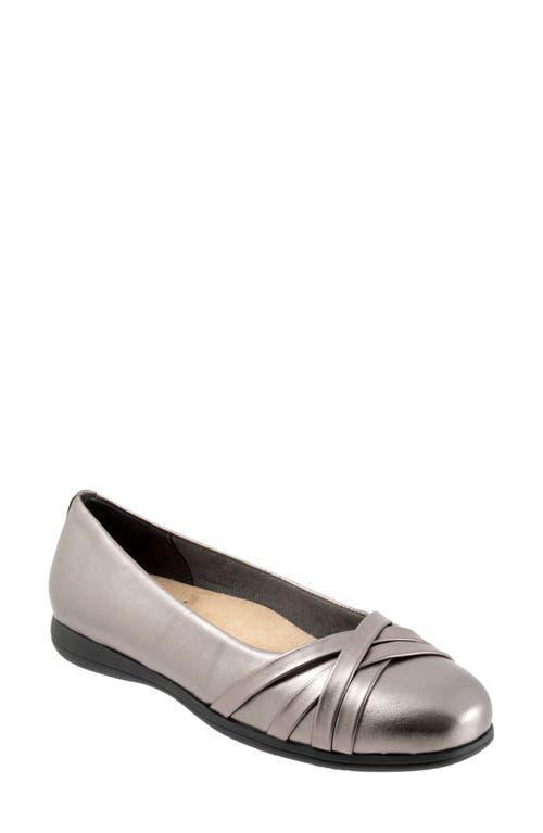 Trotters Daphne Flat Product Image