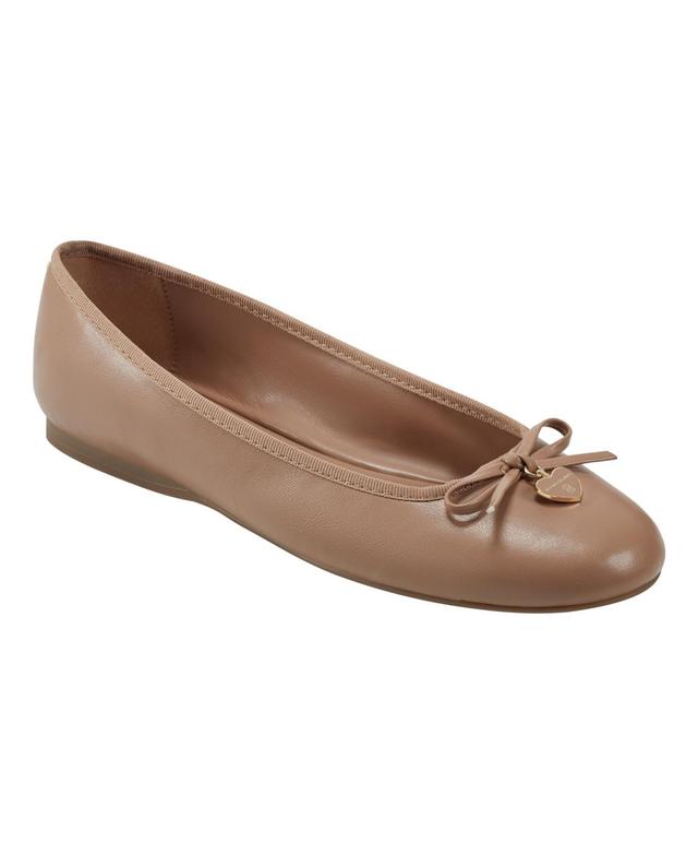 Bandolino Piheart Women's Flat Shoes Product Image