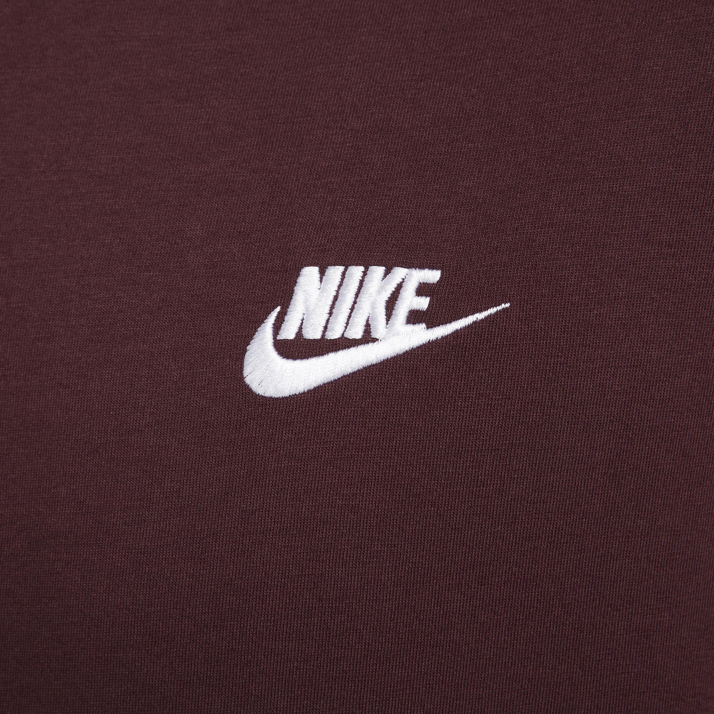 Men's Nike Sportswear Club T-Shirt Product Image