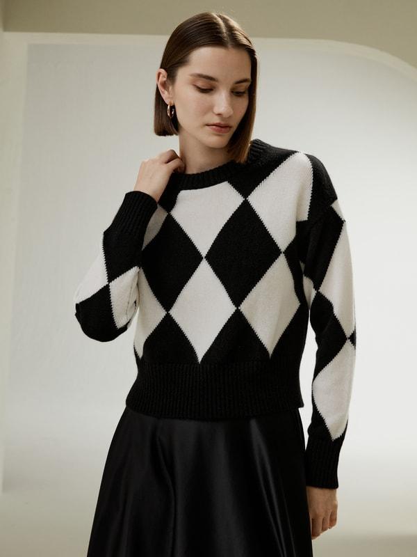 Round Neck Diamond Pattern Cashmere Sweater Product Image