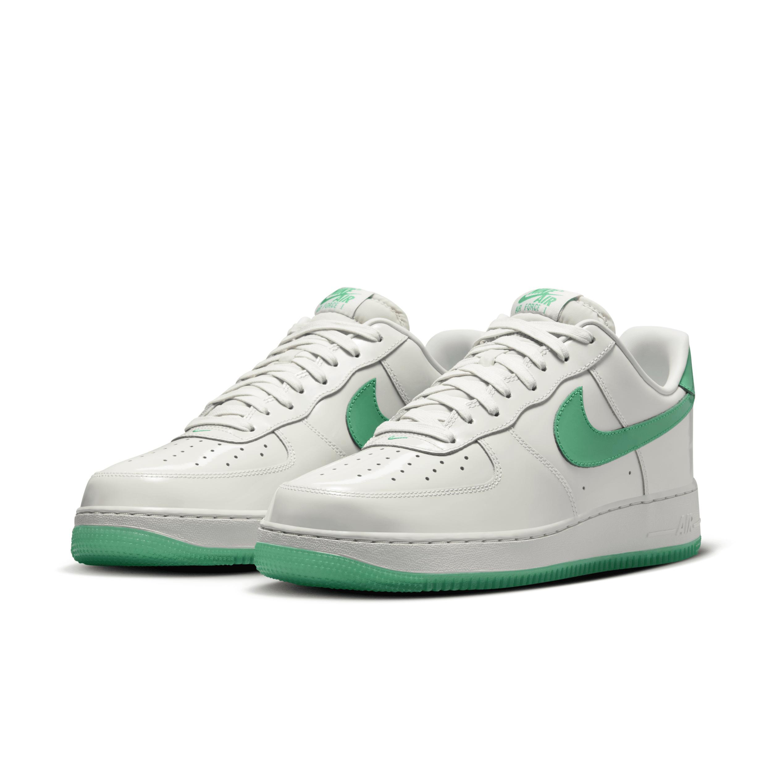 Nike Men's Air Force 1 '07 Premium Shoes Product Image