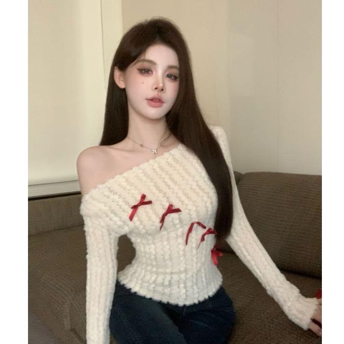 Off Shoulder Plain Bowknot Knit Crop Top Product Image