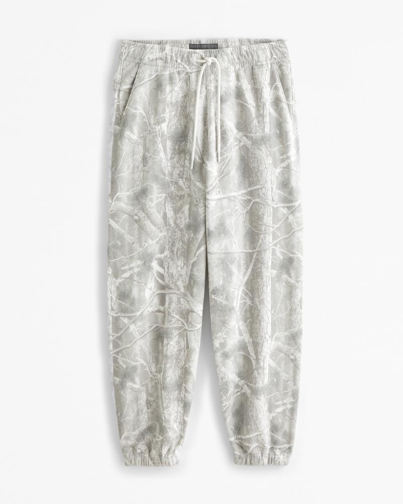 Essential Baggy Sweatpant Product Image