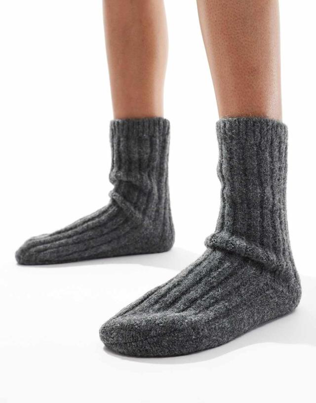 ASOS DESIGN chunky lounge socks in charcoal Product Image