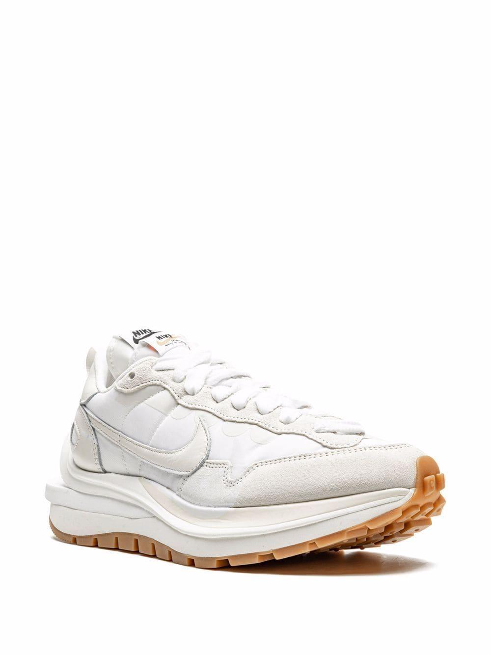 X Sacai Vaporwaffle Low-top Sneakers In White Product Image