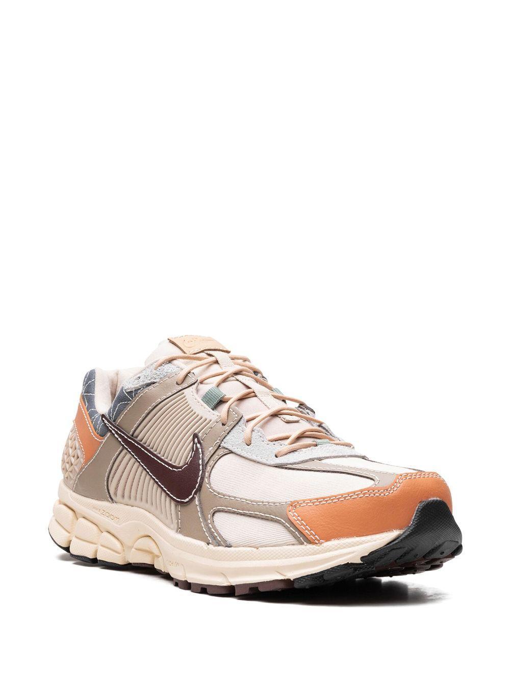 NIKE Zoom Vomero 5 In Brown Product Image