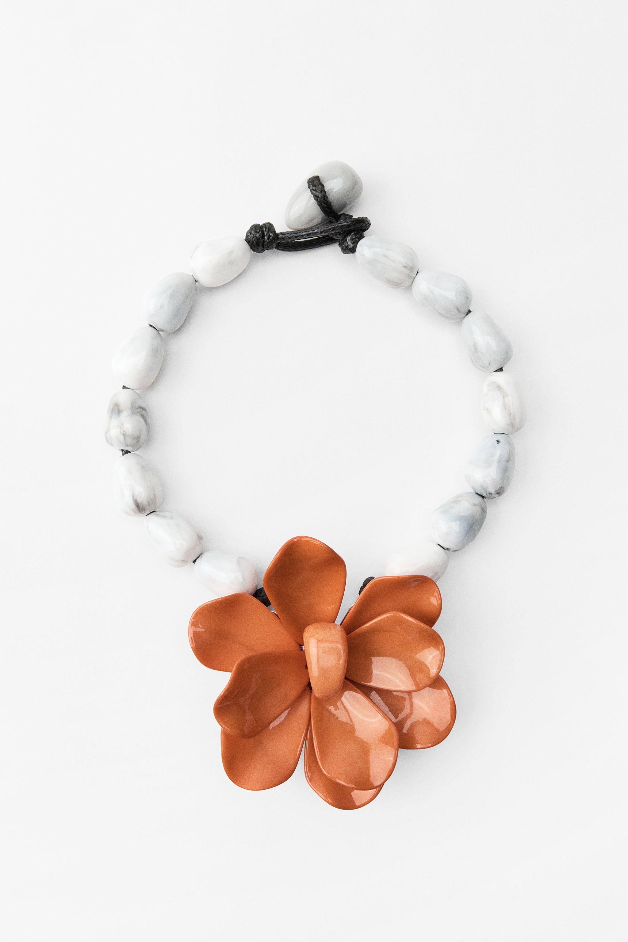 FLOWER DETAIL CORD NECKLACE Product Image