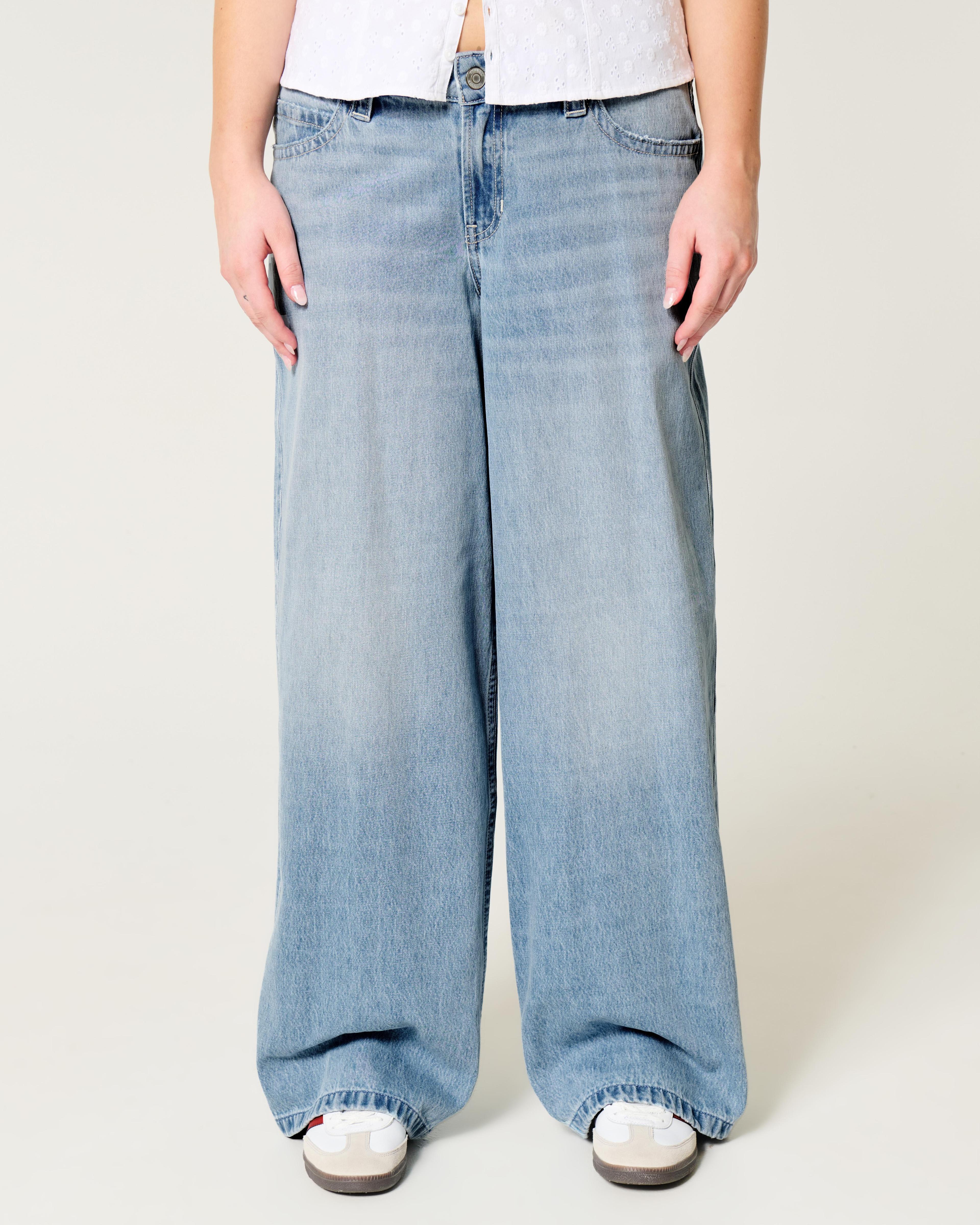 Low-Rise Light Wash Baggy Jeans Product Image