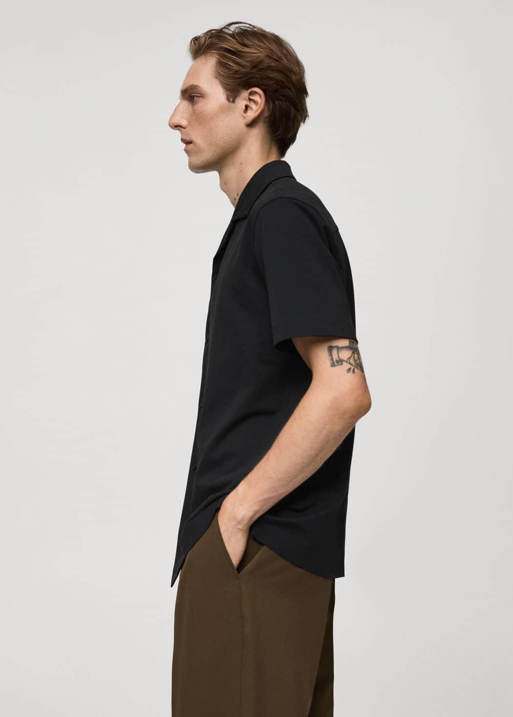 Short sleeved cotton shirt - Men | MANGO USA Product Image