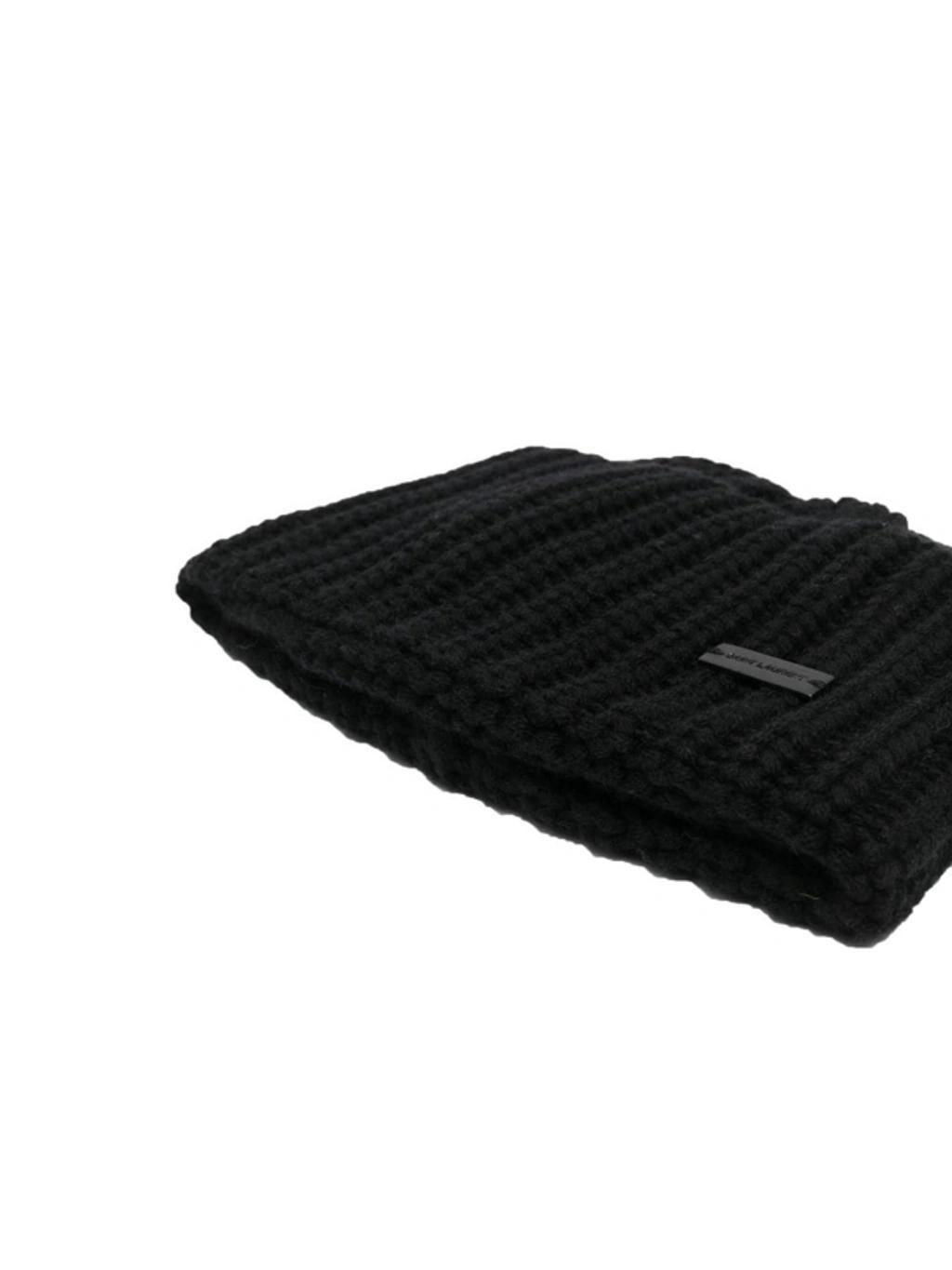 Logo-plaque Chunky Knit Cashmere Beanie In Black Product Image