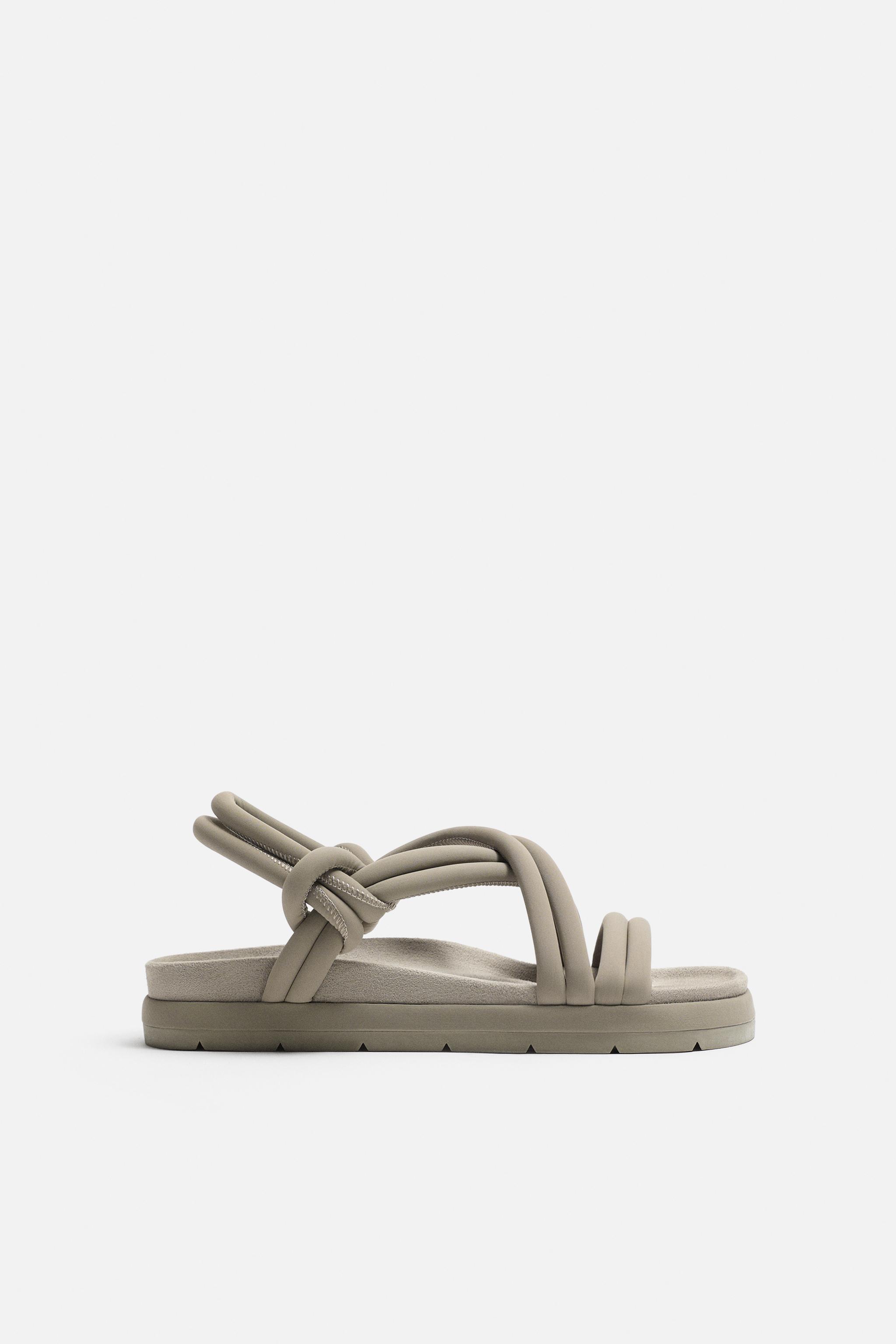 CROSSED STRAPS SANDALS Product Image