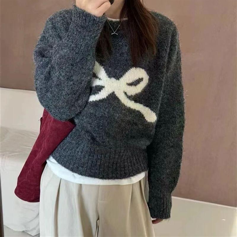 Round Neck Bow Patterned Sweater Product Image