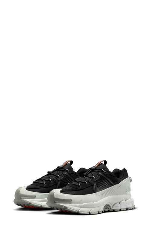 NIKE Men's Zoom Vomero Roam Winterized Shoes In Black/light Silver/jade Horizon/black Product Image