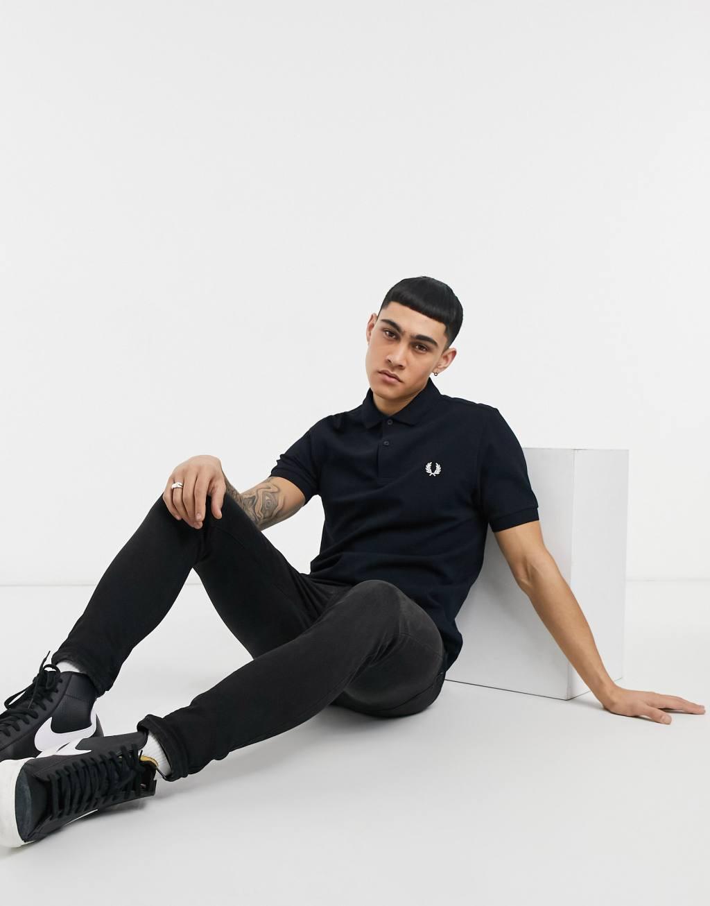 Fred Perry plain polo shirt in navy Product Image