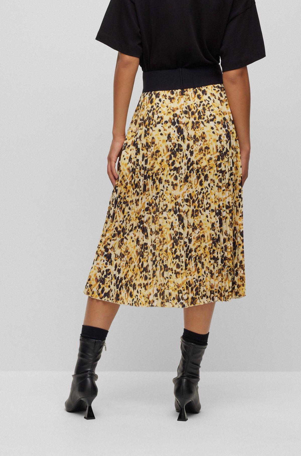 Logo-waistband plissé skirt with watercolor print Product Image