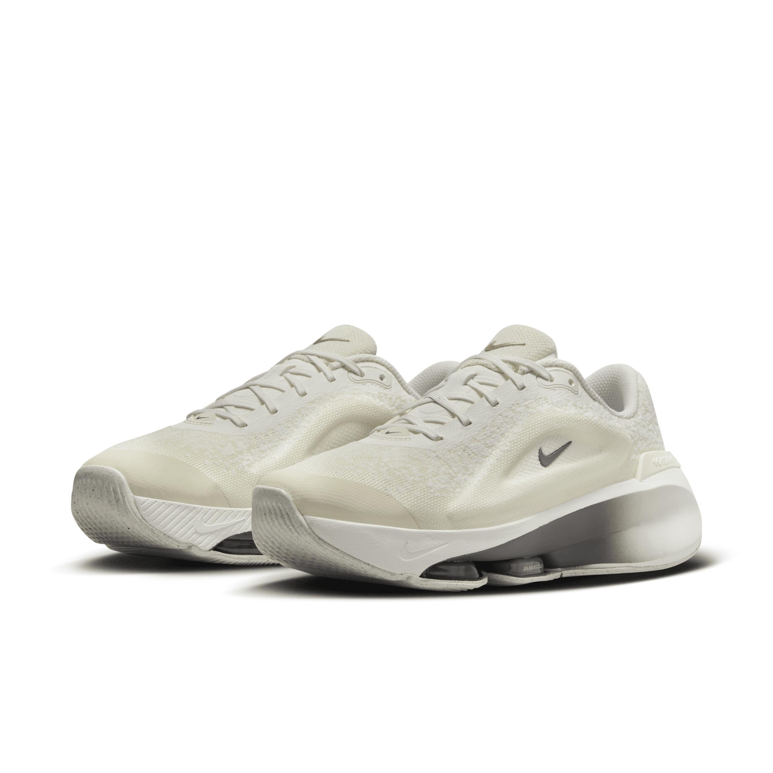 Nike Women's Versair Workout Shoes Product Image