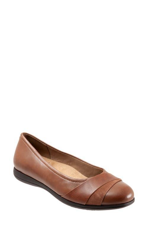 Trotters Danni Leather & Suede Flat Product Image