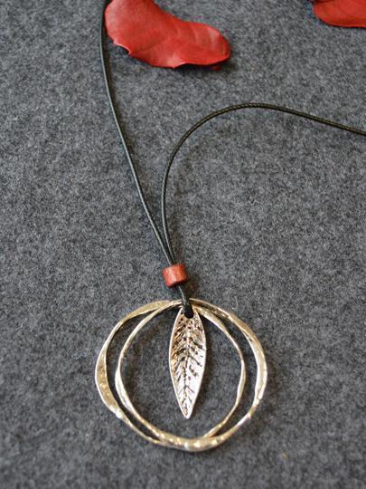 Leaf Double Circle Fresh Necklace Product Image