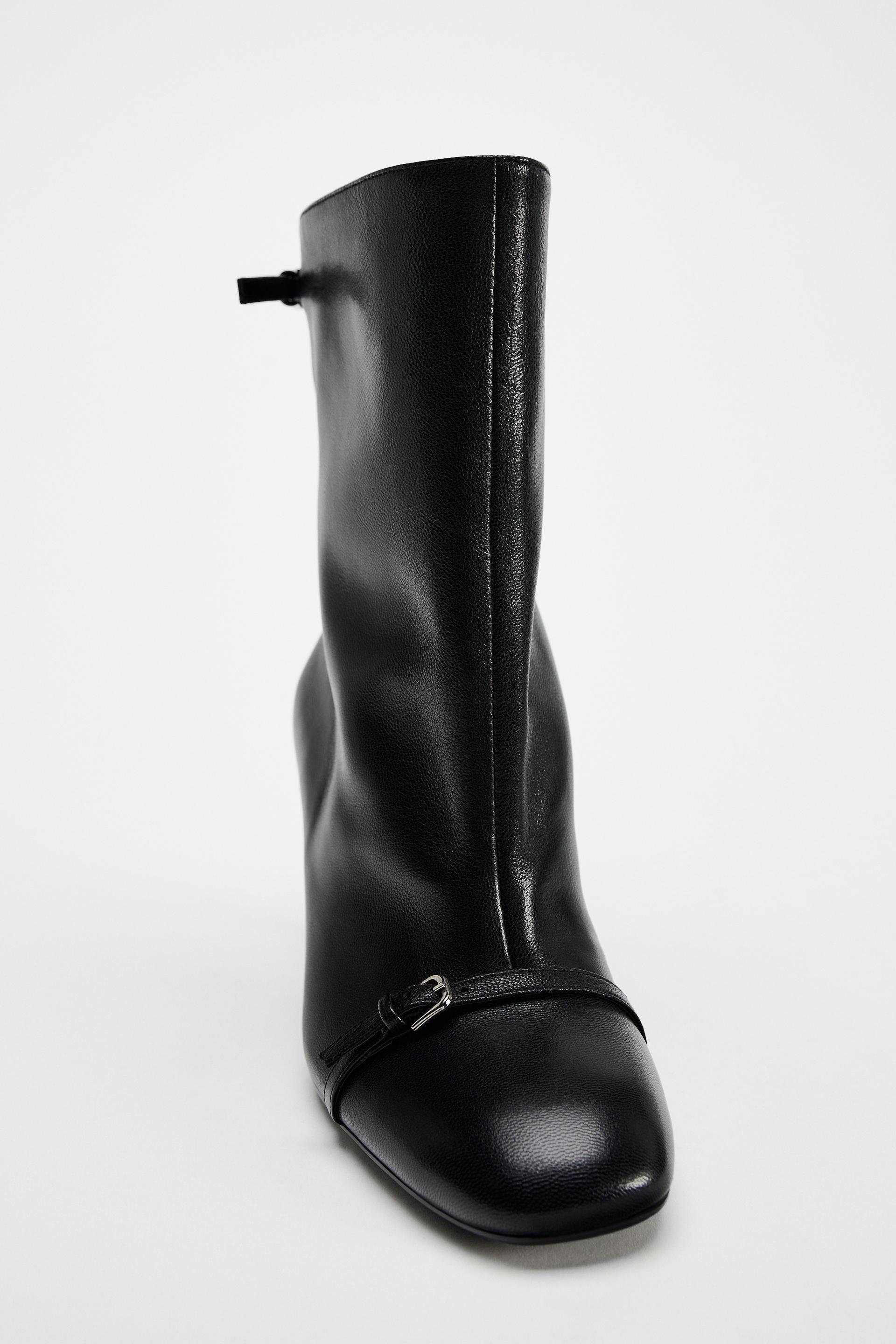 ROUND TOE LEATHER ANKLE BOOTS Product Image