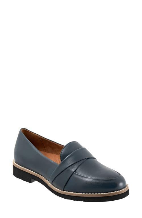 SoftWalk Walsh Loafer Product Image