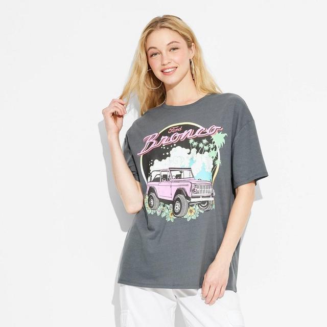 Womens Bronco Colorful Beach Oversized Short Sleeve Graphic T-Shirt - Gray Product Image