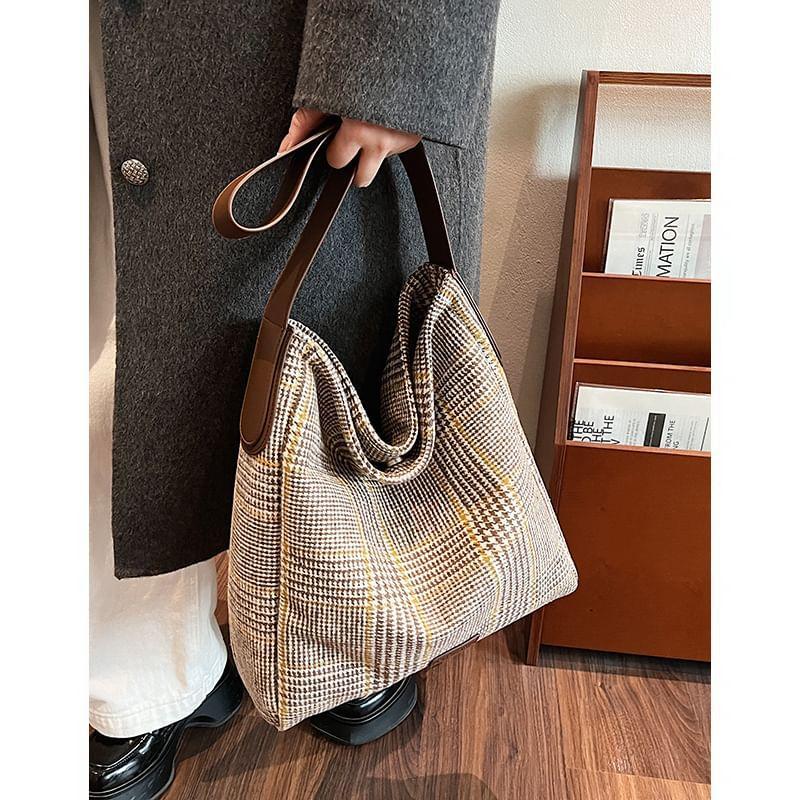 Plaid Tote Bag Product Image