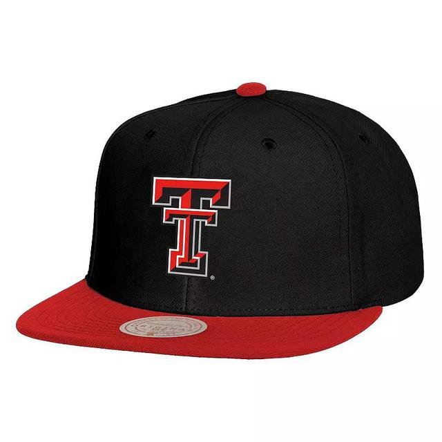 Mens Mitchell & Ness /Red Texas Tech Red Raiders 2-Tone 2.0 Snapback Hat Product Image